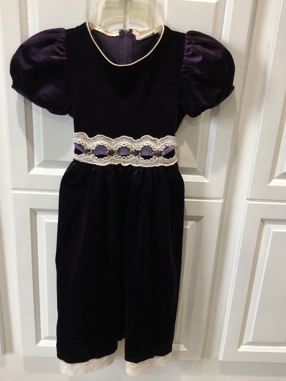 Rare Editions purple velvet vintage dress. Girls Size 7